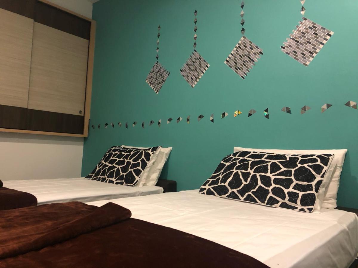 Twin Redux Room