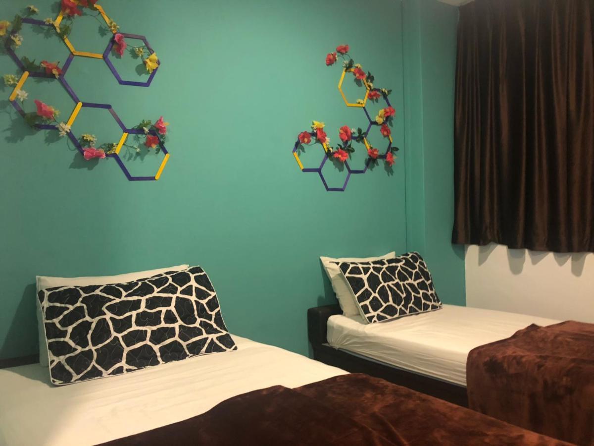 Twin Redux Room